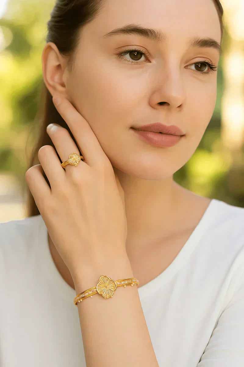 Gold-Plated Bracelet & Ring Set – V-Design with Zircon