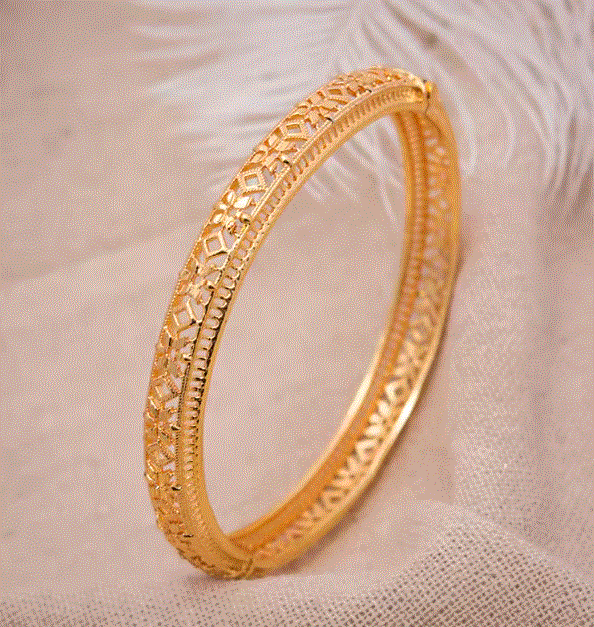 Women's Fashion Bangle – Chic Statement Bracelet